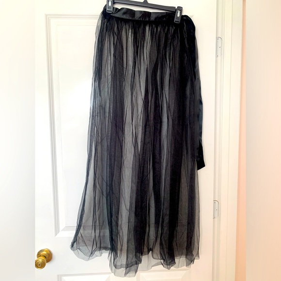 Sheer-tie front skirt NEW - Picture 2 of 2